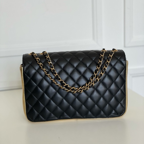 Chanel Bag - Picture 3 of 15